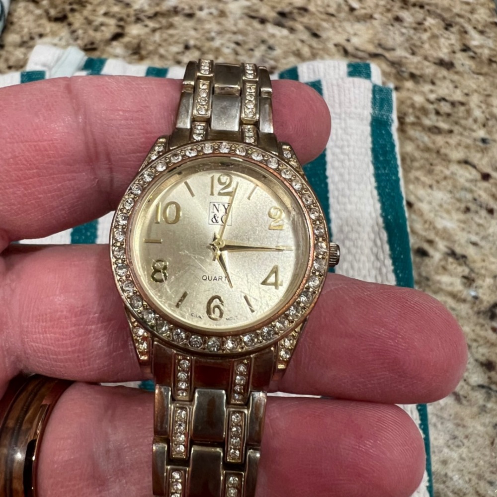 New York &‎ Company Gold Tone Crystal Bezel Quartz Watch 13617 SR626SW